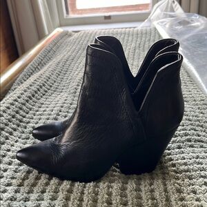 Splendid Black Leather Ankle Boots